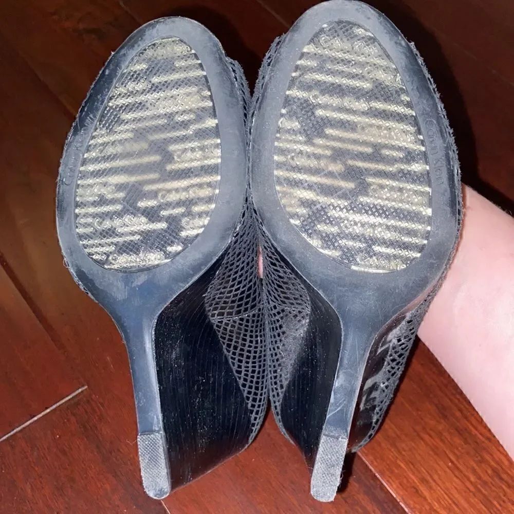 Calvin Klein snakeskin wedges - Picture 5 of 5